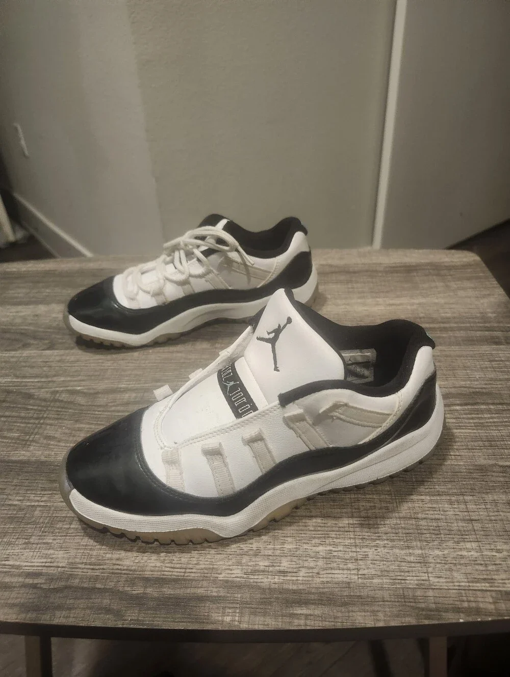 Nike Air Jordan 11 Retro Low 'Emerald'  505835-145  Youth Size 3Y